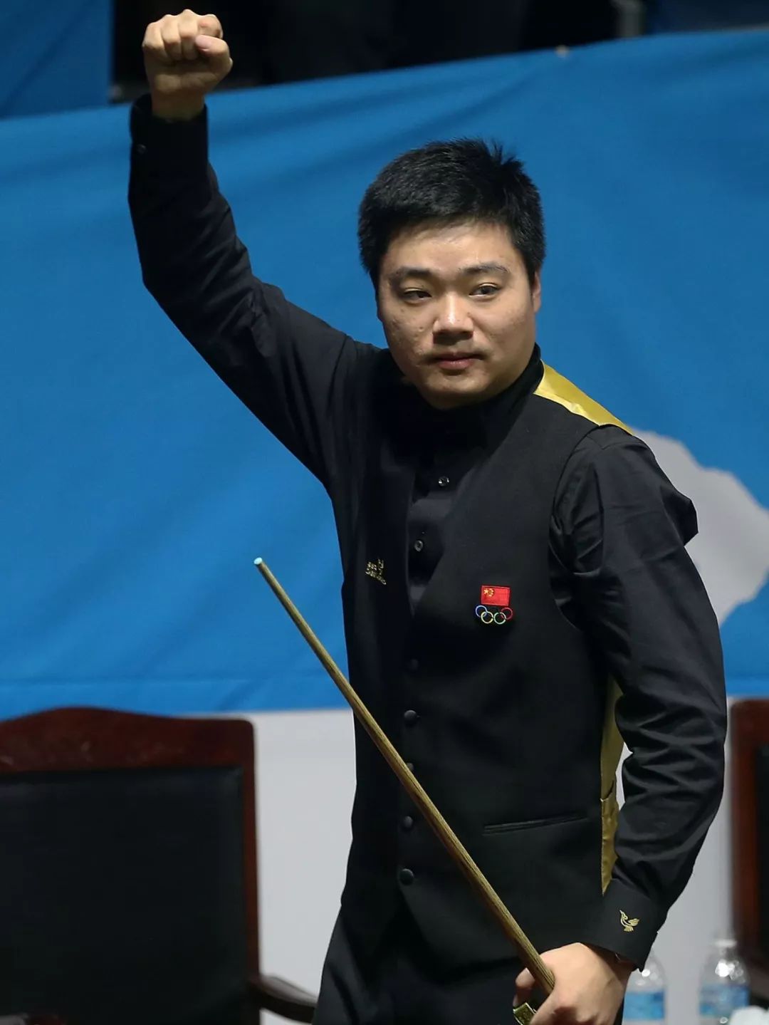 却同样指向 却同样指向